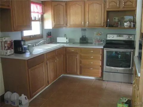 616 S Summit Rd, Bath, PA 18014 photo 13