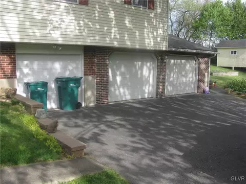 616 S Summit Rd, Bath, PA 18014 photo 3