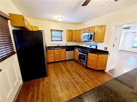 629 Spring St, Bethlehem, PA 18018 photo 4
