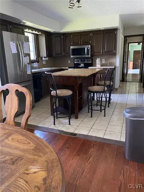 725 Remaley Rd, Bath, PA 18014 photo 13