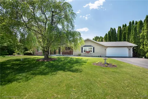 725 Remaley Rd, Bath, PA 18014 photo 1