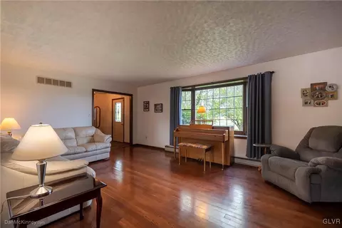 725 Remaley Rd, Bath, PA 18014 photo 11