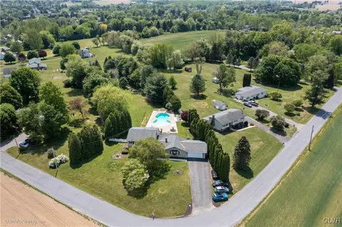 725 Remaley Rd, Bath, PA 18014 photo 5