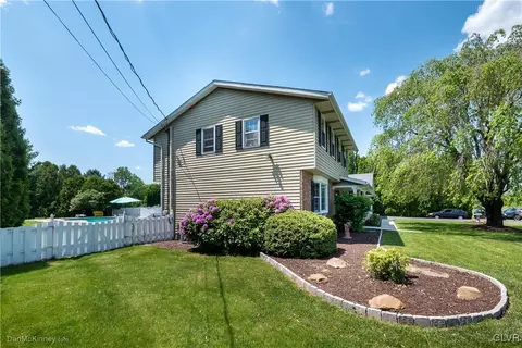 725 Remaley Rd, Bath, PA 18014 photo 3