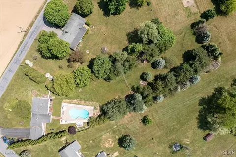 725 Remaley Rd, Bath, PA 18014 photo 6