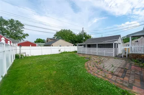 444 Maple Rd, Hellertown, PA 18055 photo 15
