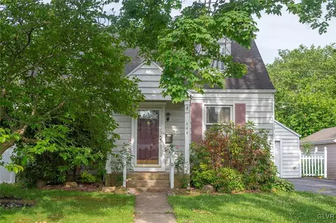 444 Maple Rd, Hellertown, PA 18055 photo 1