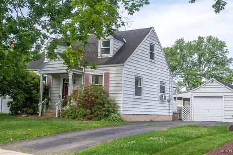 444 Maple Rd, Hellertown, PA 18055 photo 2