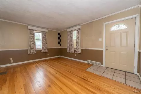 444 Maple Rd, Hellertown, PA 18055 photo 4