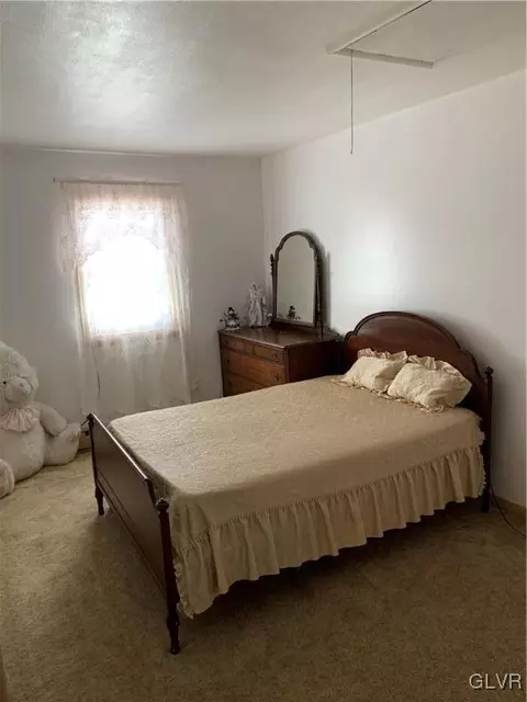 132 Old Forge Dr, Bath, PA 18014 photo 17