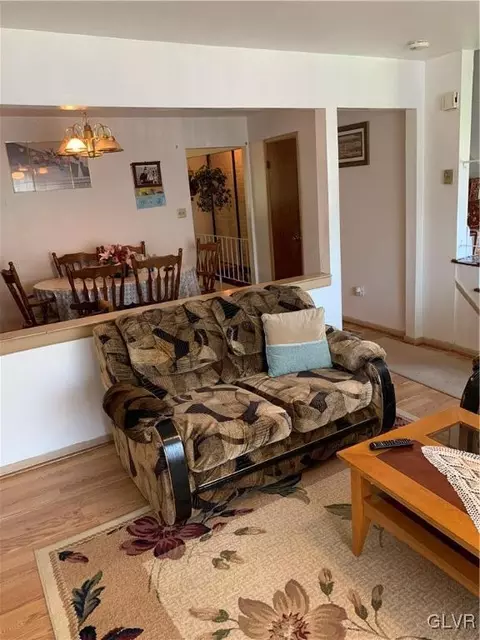132 Old Forge Dr, Bath, PA 18014 photo 8