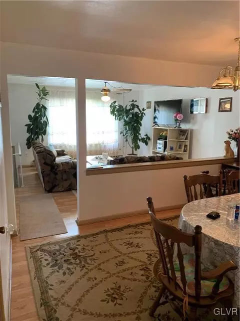 132 Old Forge Dr, Bath, PA 18014 photo 4