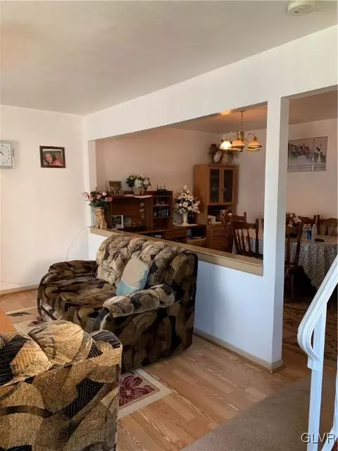 132 Old Forge Dr, Bath, PA 18014 photo 7
