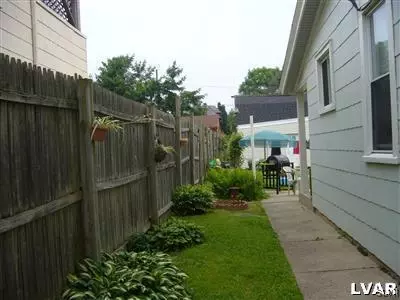 52 E Goepp St, Bethlehem, PA 18018 photo 2