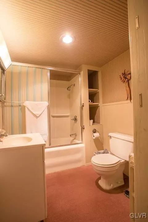 130 E Main St, Bath, PA 18014 photo 17