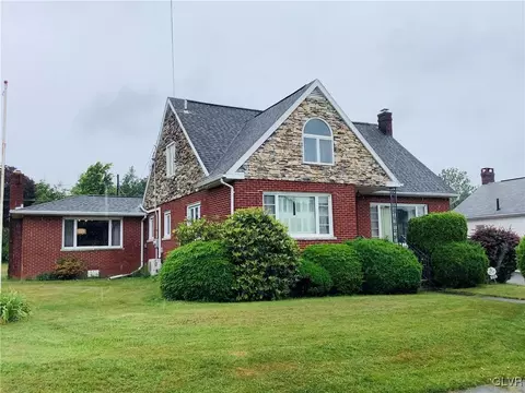 1014 E Chestnut St, Hazleton, PA 18201 photo 1