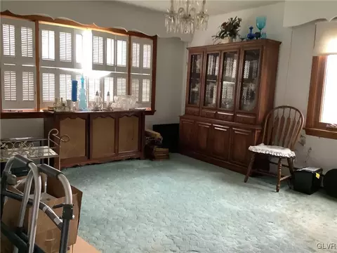 1014 E Chestnut St, Hazleton, PA 18201 photo 9