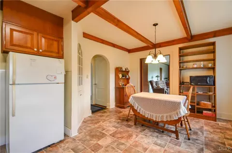 3029 Drifting Dr, Hellertown, PA 18055 photo 8