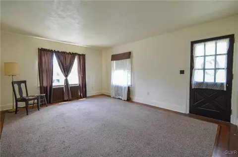 3029 Drifting Dr, Hellertown, PA 18055 photo 10