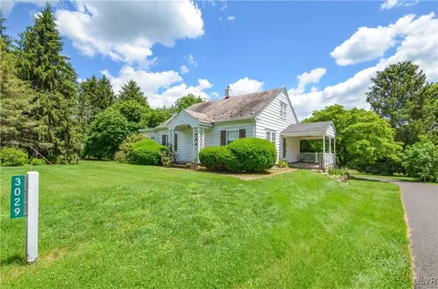 3029 Drifting Dr, Hellertown, PA 18055 photo 1