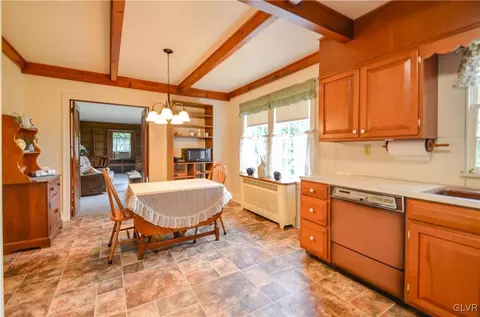 3029 Drifting Dr, Hellertown, PA 18055 photo 9
