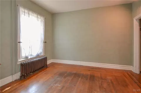 203 E 5th St, Bethlehem, PA 18015 photo 2
