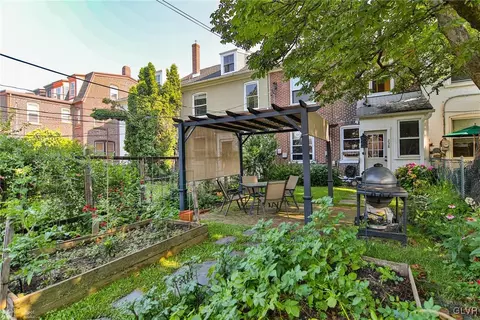 238 E Wall St, Bethlehem, PA 18018 photo 3