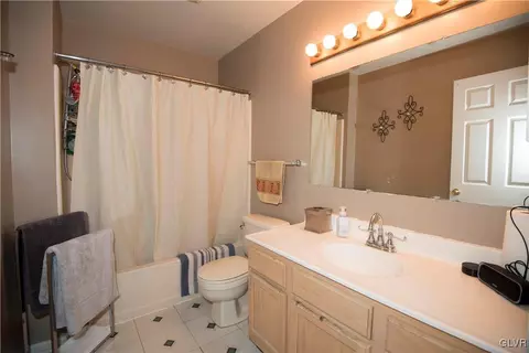 105 Independence Ct, Bethlehem, PA 18020 photo 21