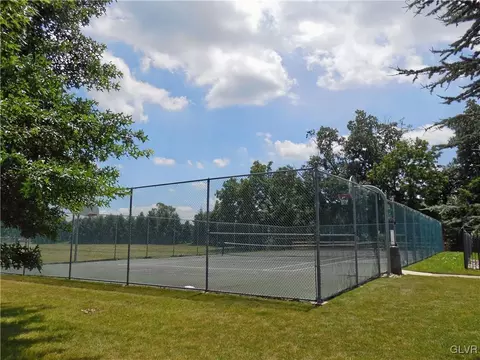 105 Independence Ct, Bethlehem, PA 18020 photo 37