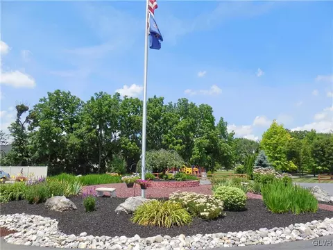 105 Independence Ct, Bethlehem, PA 18020 photo 33
