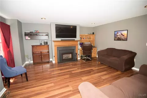 105 Independence Ct, Bethlehem, PA 18020 photo 15
