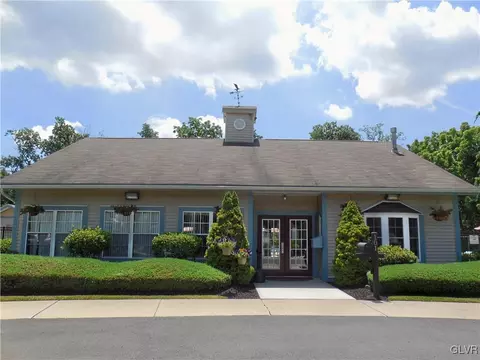 105 Independence Ct, Bethlehem, PA 18020 photo 32