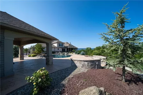 230 E Dell Rd, Bath, PA 18014 photo 50