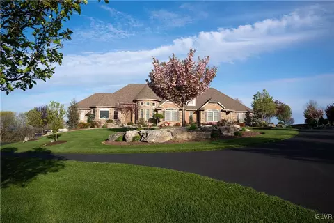230 E Dell Rd, Bath, PA 18014 photo 3
