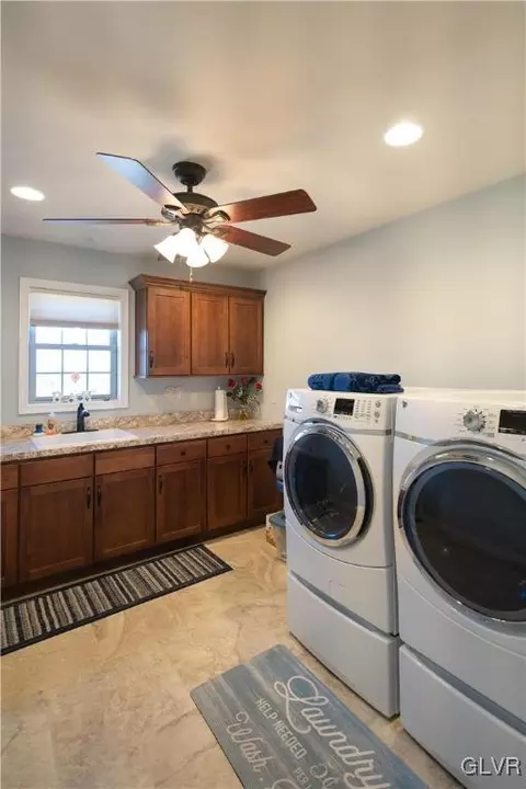 230 E Dell Rd, Bath, PA 18014 photo 34