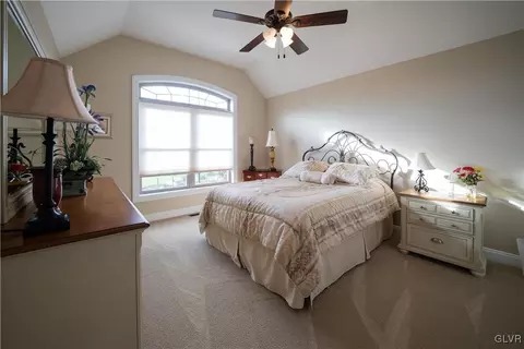 230 E Dell Rd, Bath, PA 18014 photo 31