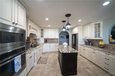 230 E Dell Rd, Bath, PA 18014 photo 13