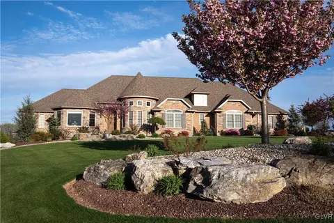 230 E Dell Rd, Bath, PA 18014 photo 1