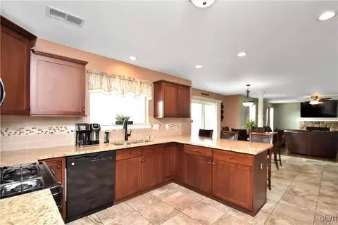 249 E Dell Rd, Bath, PA 18014 photo 22