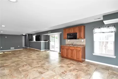 249 E Dell Rd, Bath, PA 18014 photo 32