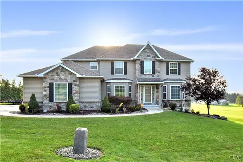 249 E Dell Rd, Bath, PA 18014 photo 3