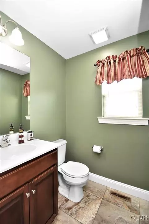 249 E Dell Rd, Bath, PA 18014 photo 26