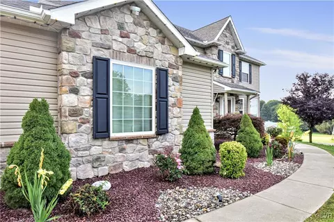 249 E Dell Rd, Bath, PA 18014 photo 4