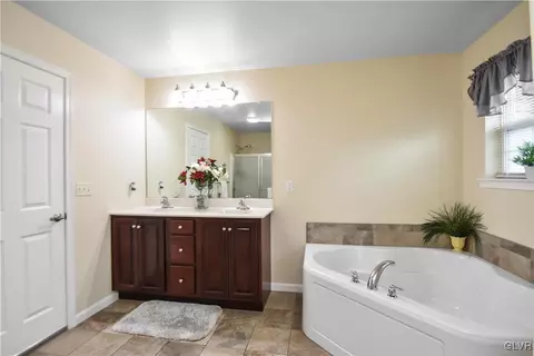 249 E Dell Rd, Bath, PA 18014 photo 44
