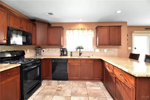 249 E Dell Rd, Bath, PA 18014 photo 24