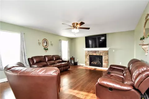 249 E Dell Rd, Bath, PA 18014 photo 16