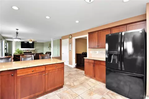 249 E Dell Rd, Bath, PA 18014 photo 23