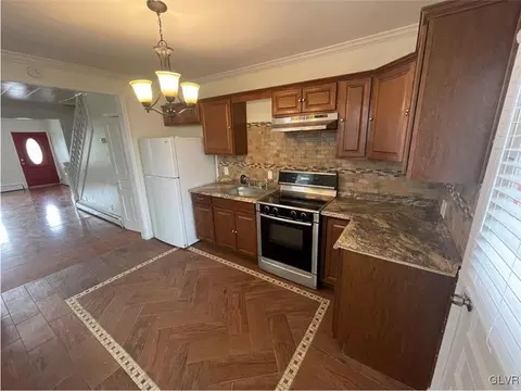 46 E Spruce St, Bethlehem, PA 18018 photo 3