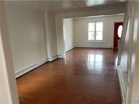46 E Spruce St, Bethlehem, PA 18018 photo 4
