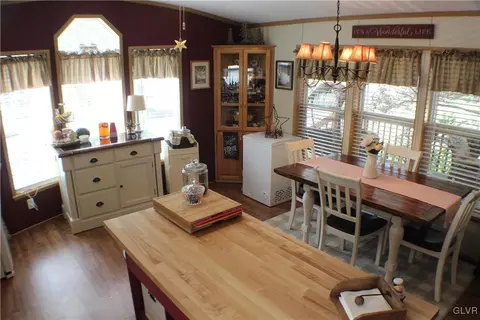2 Lakeview Ct, Bath, PA 18014 photo 12